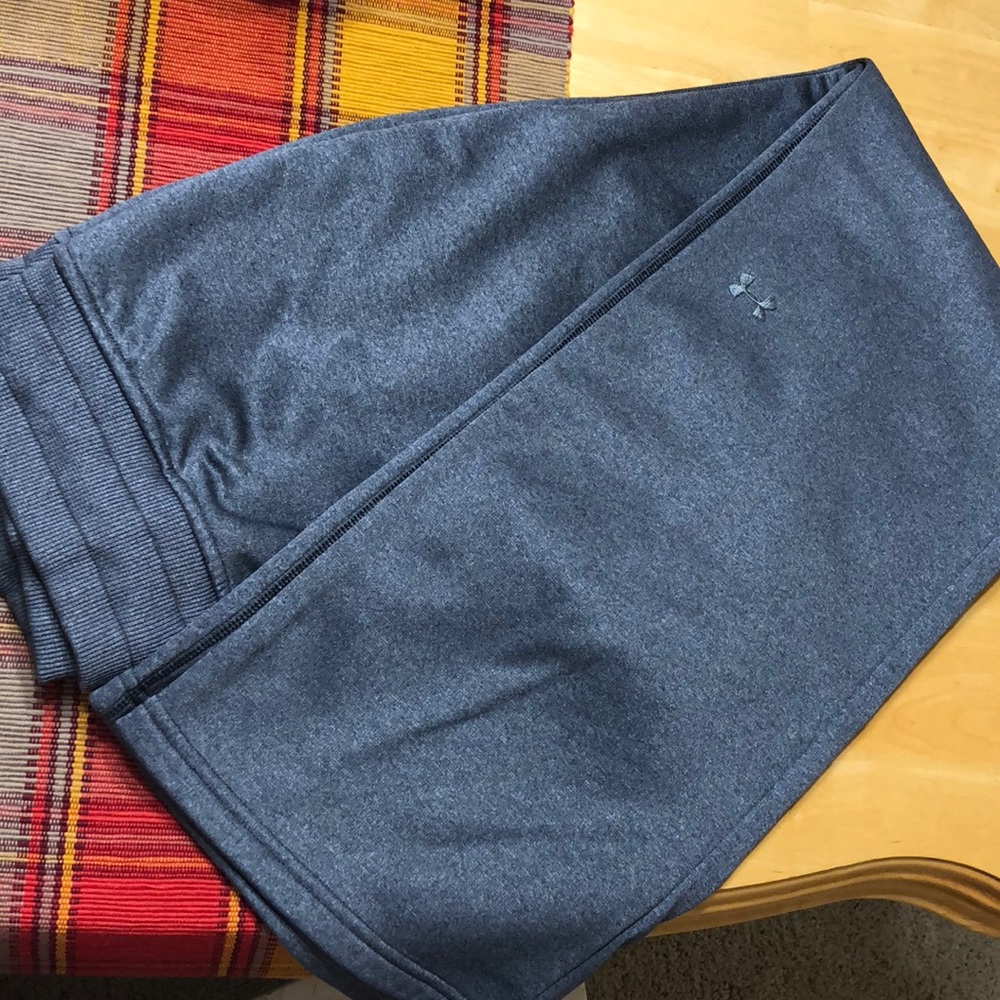 Under Armour semi fitted pants. Size M